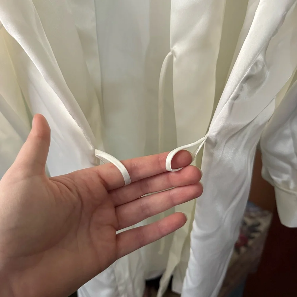 Victoria’s Secret White Satin Bridal Robe - Picture 5 of 7